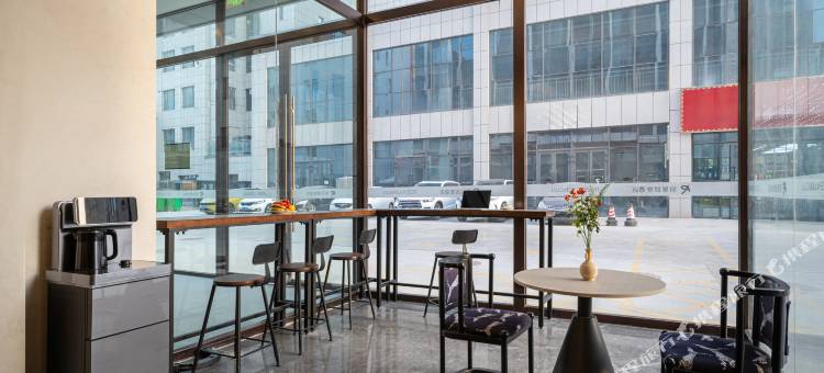 丽呈朗誉酒店(喀什行政服务中心小亚郎湿地公园店)图片