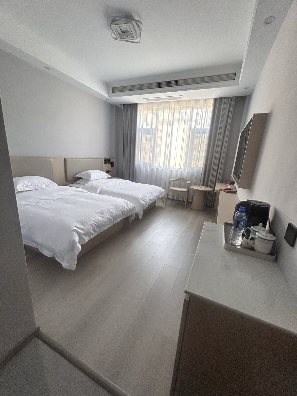 Huaping Fengying HotelOver view