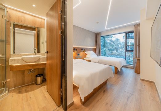 Jinding Xinxin Hotel Hotel Overview