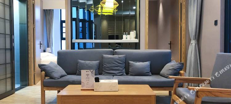 纽宾凯纽家服务公寓(万达广场芳草店)图片