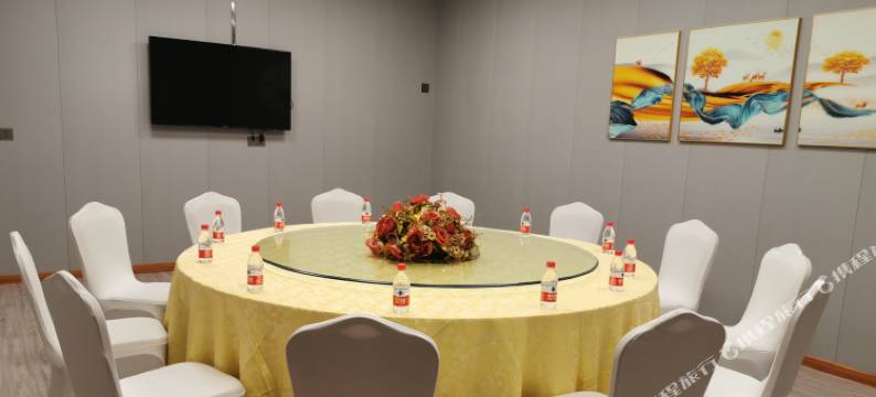 希尔曼·国际酒店(岳阳八字门高铁东站店)图片