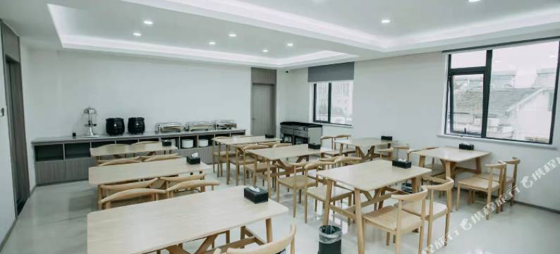 明君轻奢酒店(阜阳火车站店)图片