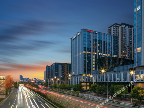 南昌朝阳中心希尔顿欢朋酒店