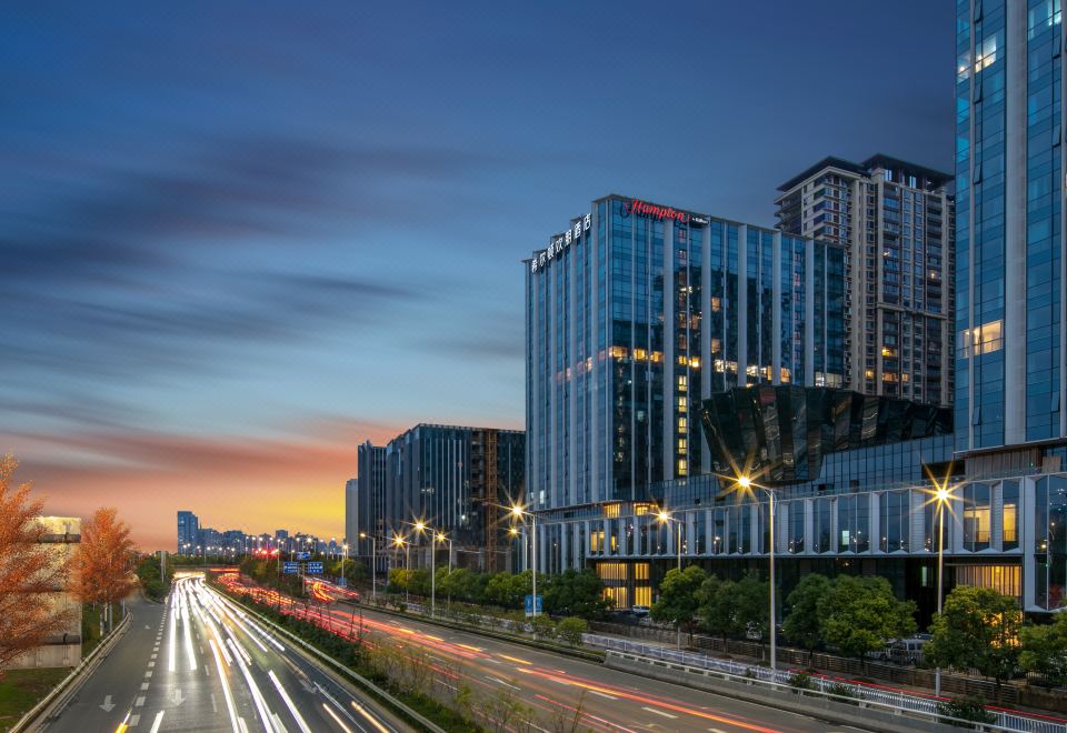 南昌朝阳中心希尔顿欢朋酒店外景图