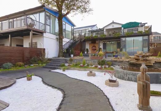 Loushi Guesthouse (Ginkgo Lake Resort) Hotel Overview