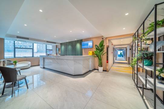 如家华驿精选酒店(重庆观音桥步行街轻轨站店)