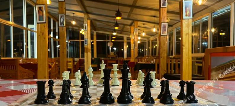 皇家杏园(The Royals Apricot Garden)图片