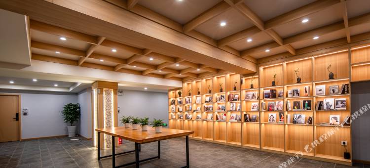 岷青渡民宿(乐山张公桥美食街店)图片