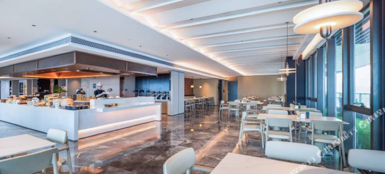 深圳南山科技园澳特科兴亚朵S酒店图片