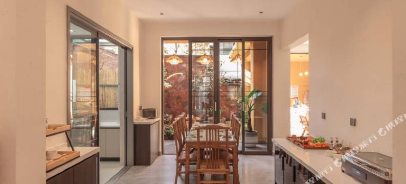 腾冲万福居 Holiday Villa 私汤温泉美宿(瑷辉公园店)图片