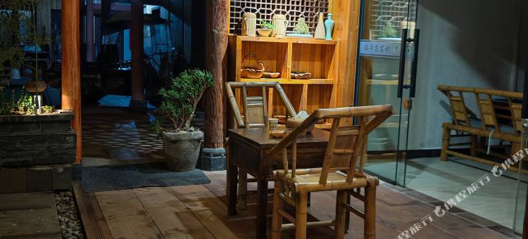鸽子花客栈民宿(荥经龙苍沟国家森林公园店)图片