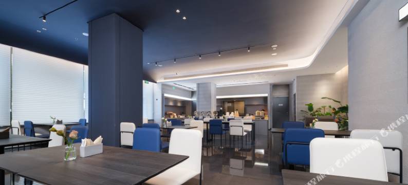 大连东港商务区音乐喷泉广场轻居酒店图片