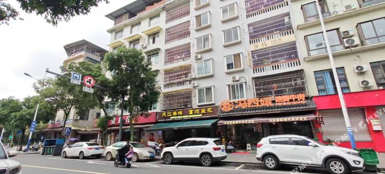 云愈小居客栈(高新区乐山市人民医院店)图片