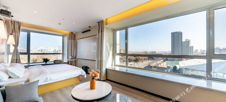 睿柏·云酒店(晋中万达广场店)图片