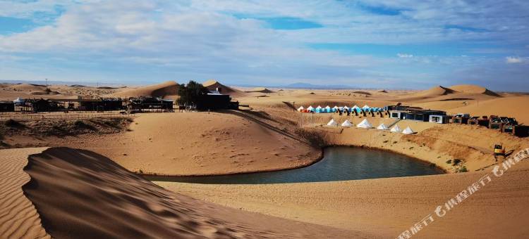 大漠明月露营基地图片