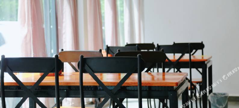 元阳江外饭店图片