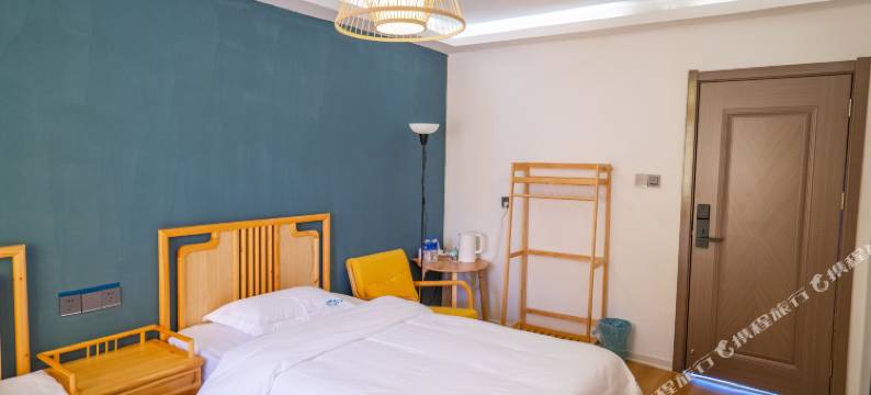 茶卡镜上小憩民宿图片