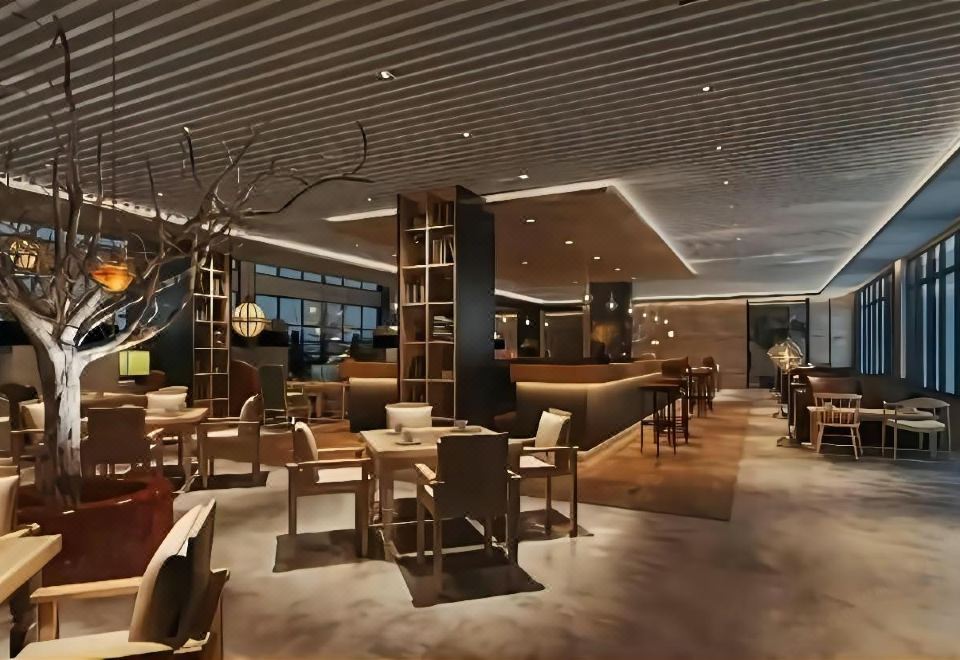 Vienna International Hotel (Chengdu Longquanyi Beijing Road Branch) Hotel Overview