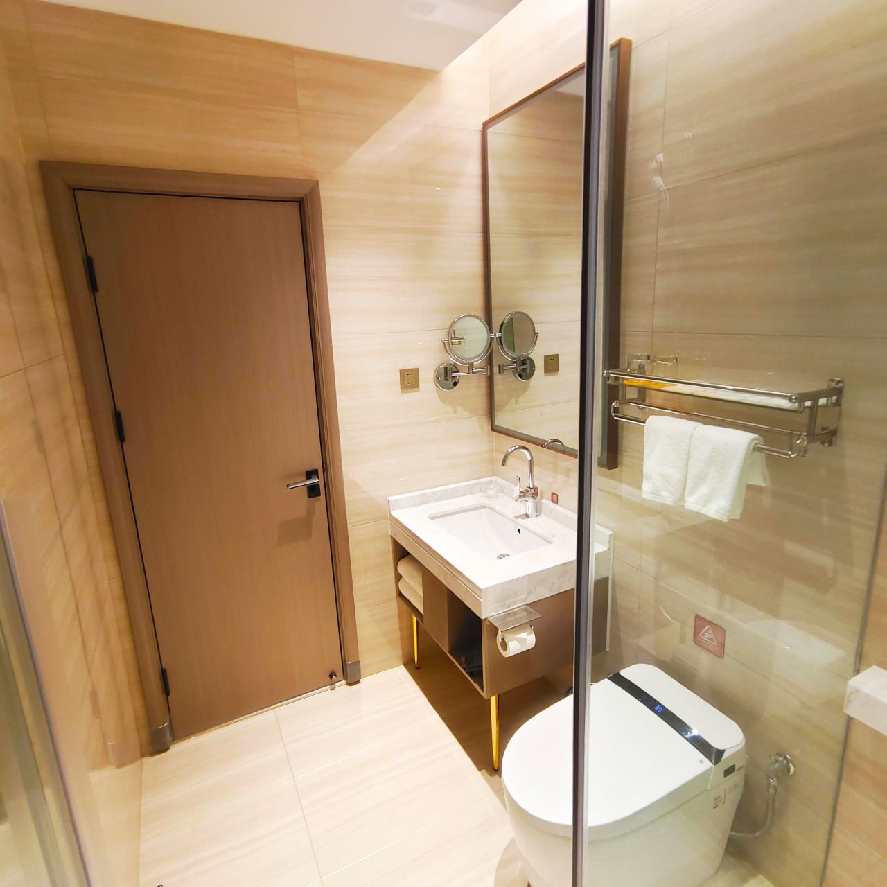 Vienna Hotel (Xinhe Yixing Building Hotel)Over view