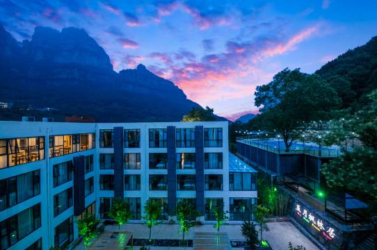 林州五月枫林居酒店(太行大峡谷石板岩店)