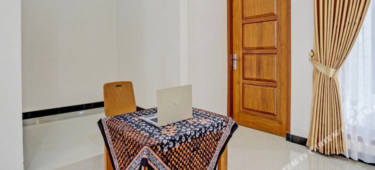 OYO 92209 康戈里科家庭民宿(Kanggo Riko Family Homestay Mitra Reddoorz)图片