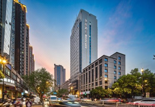 杭州西湖凤起路美居酒店外景图