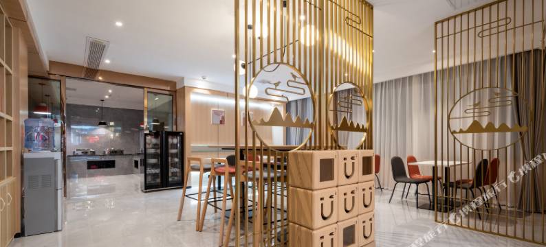 兰庭大酒店(鄂州站鄂州高中店)图片