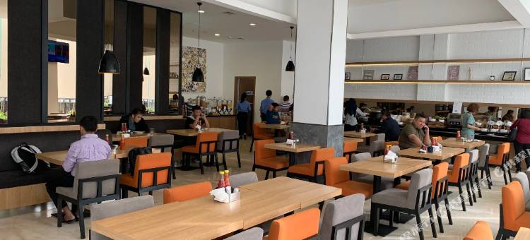 鲁班电竞酒店(海口高铁东站店)图片