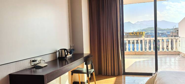 艾里偶寓酒店(三凌广场鲤南美食街店)图片