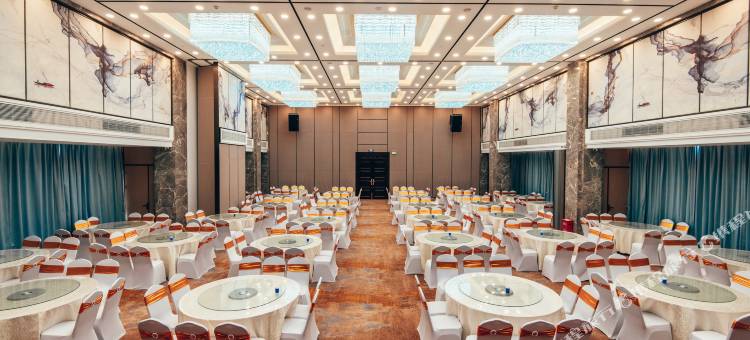 恒大酒店(玉林中药港大润发店)图片