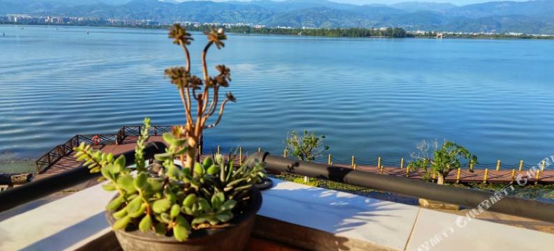 邛海蓝莲花海景民宿(海滨中路分店)图片