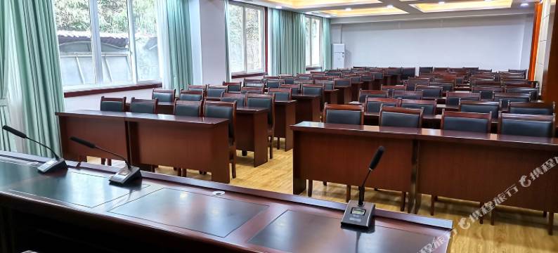 悦舍精品酒店(峨眉山高铁站店)图片