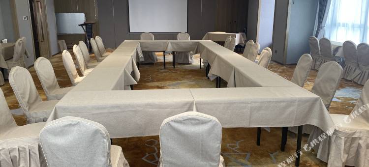 昌吉曦隆·奥太酒店图片