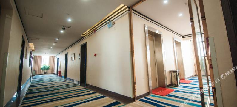 荣县香榭丽舌大酒店图片