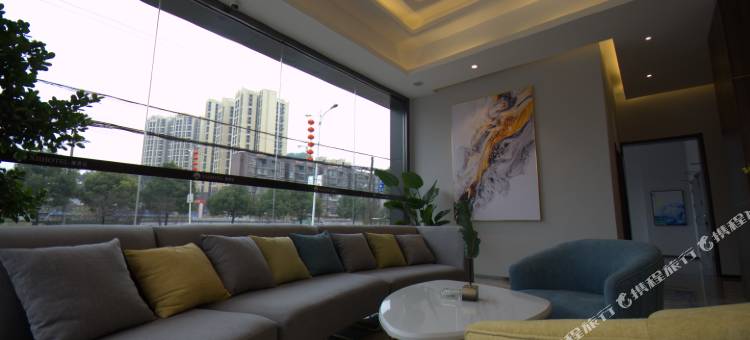 乐至千辰栖酒店图片