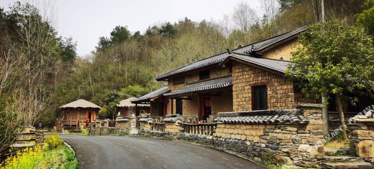 竹溪桃花岛夯土小镇民宿图片