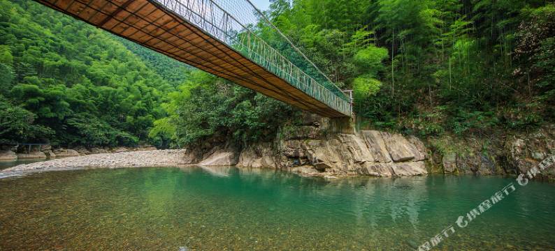 水湾湾观夏北纬30°漂流度假咖啡民宿(龙王山漂流浙北大峡谷店)图片