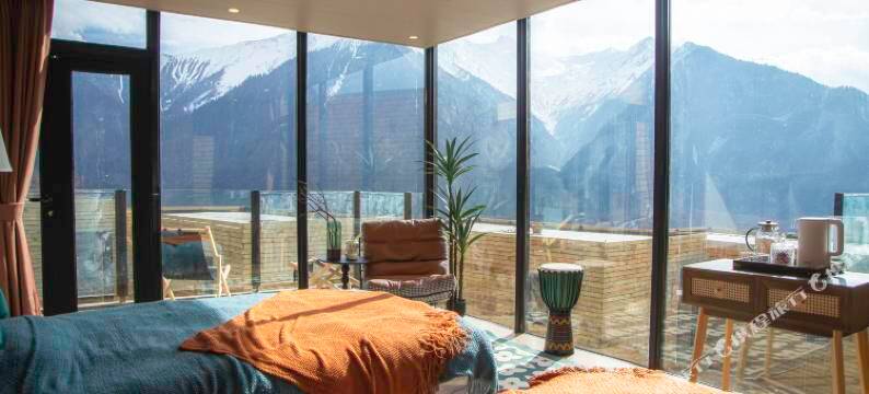 果然桃里酒店(林芝波密店)图片