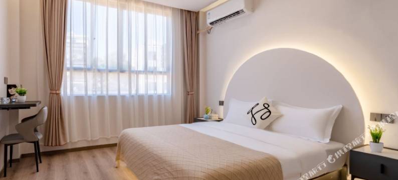 蓝屿海BLUE设计民宿(北海银滩潮雕广场店)图片