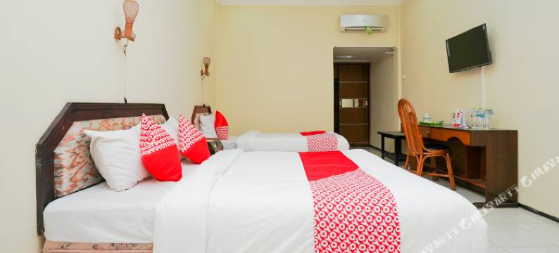 O坦皮亚托酒店(RedDoorz at Hotel Tampiarto Probolinggo Jawa Timur)图片