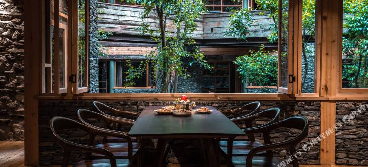 半山渡·与瓦民宿(丙中洛店)图片