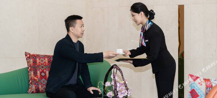 丽呈朗誉酒店(喀什行政服务中心小亚郎湿地公园店)图片
