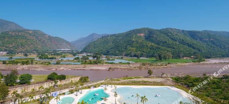 新平戛洒铂森假日温泉酒店图片