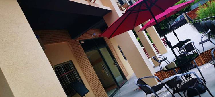 三合宾馆(红谷滩学府大道东地铁站店)图片