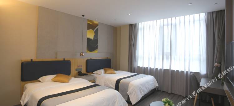 睿柏·云酒店(双鸭山宝清客运站新华路店)图片