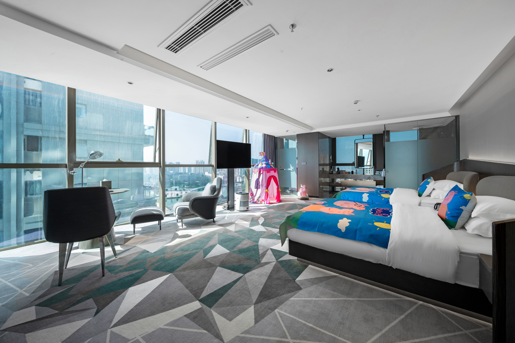 Phoenix International Hotel Hotel Overview