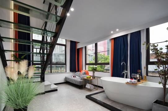 自定义设计师酒店(长沙五一广场地铁站店)