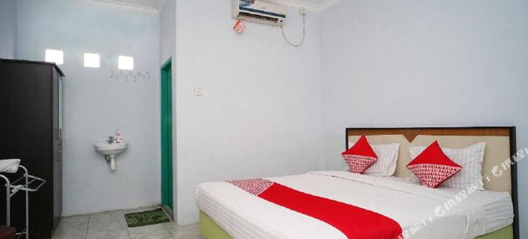 OYO 754 Nur Aziziah Guest House Syariah图片