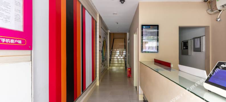 易佰酒店(上海康桥御桥地铁站店)图片