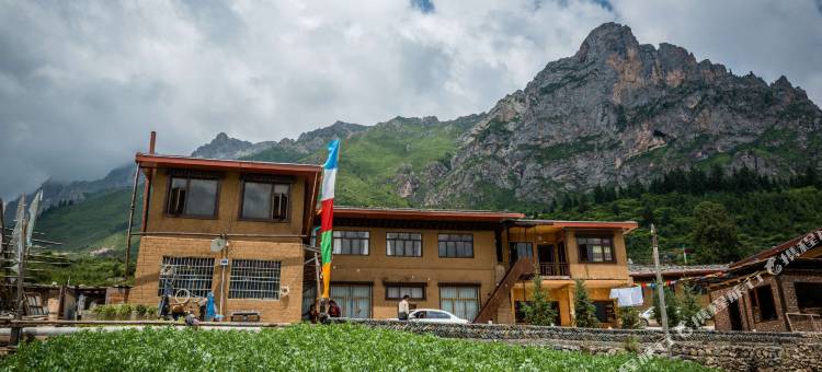 迭部扎尕那吉祥如意客栈图片